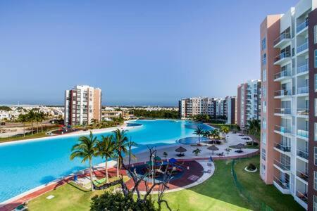 Departamento En Cancun Con 7 Albercas Tipo Playa Y Laguna Exteriör bild